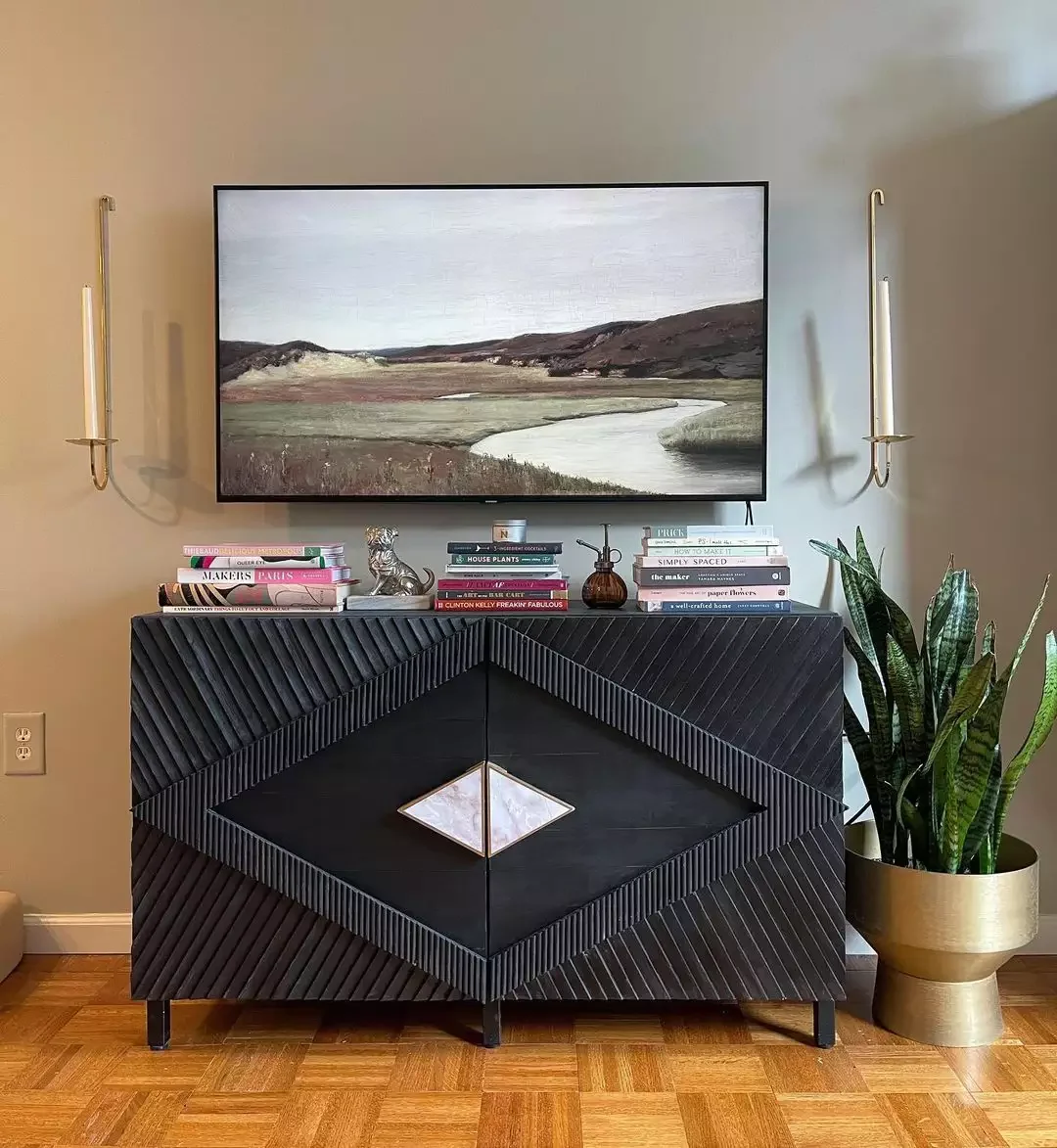 21 Beautiful Ways to Style Your TV Console Like a Pro 21 Try a Bit of Everything