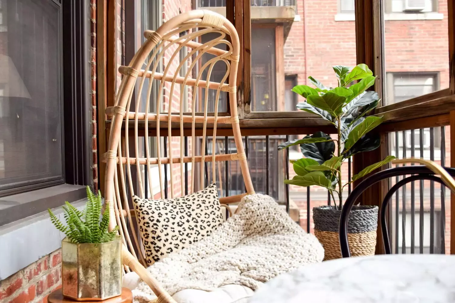 22 Creative Ways to Add Privacy to Your Balcony Space 17 Try a Curved Chair