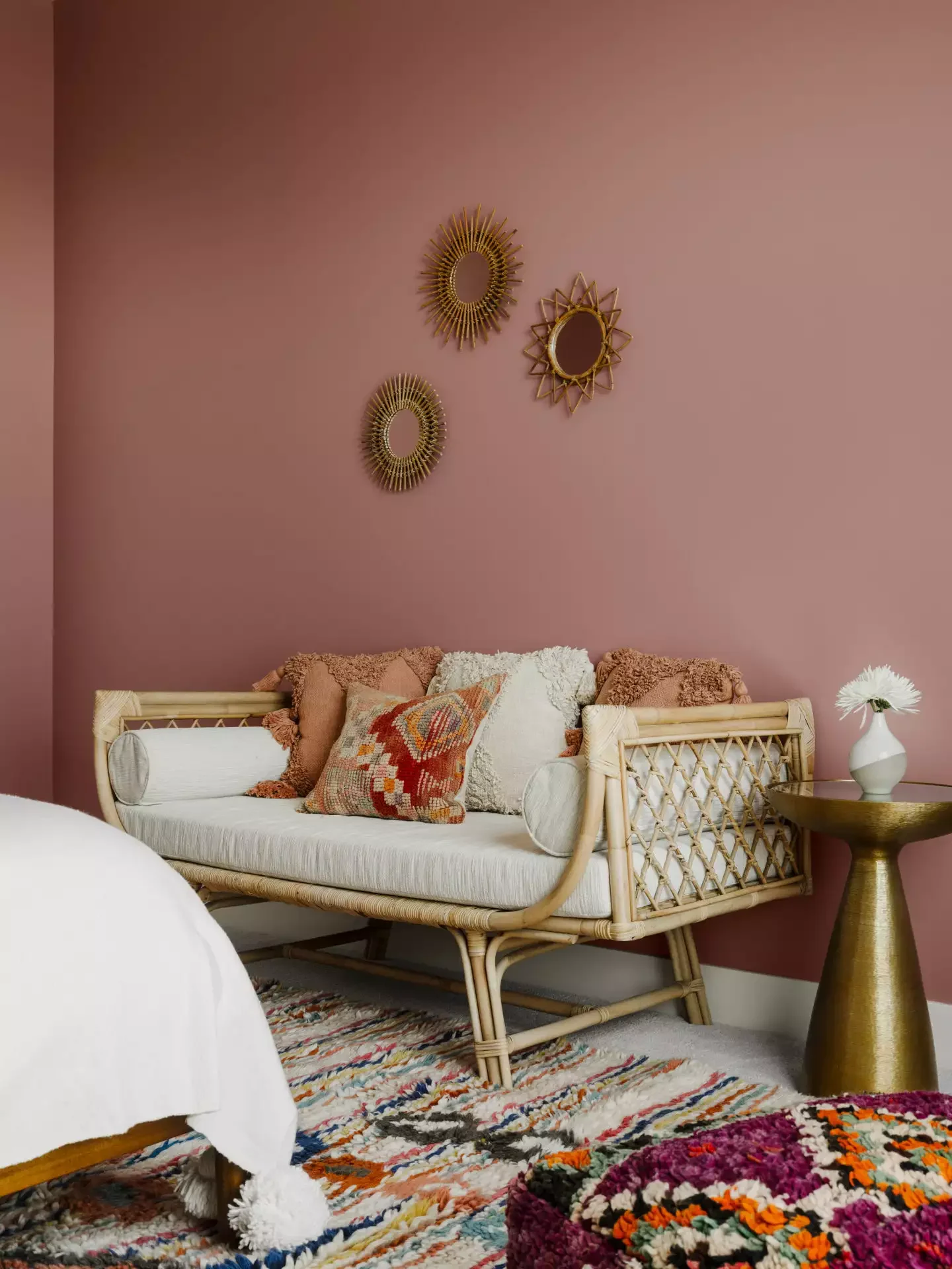 22 Cozy Bedroom Seating Ideas That Will Transform Your Sleep Space 3 Try a Daybed