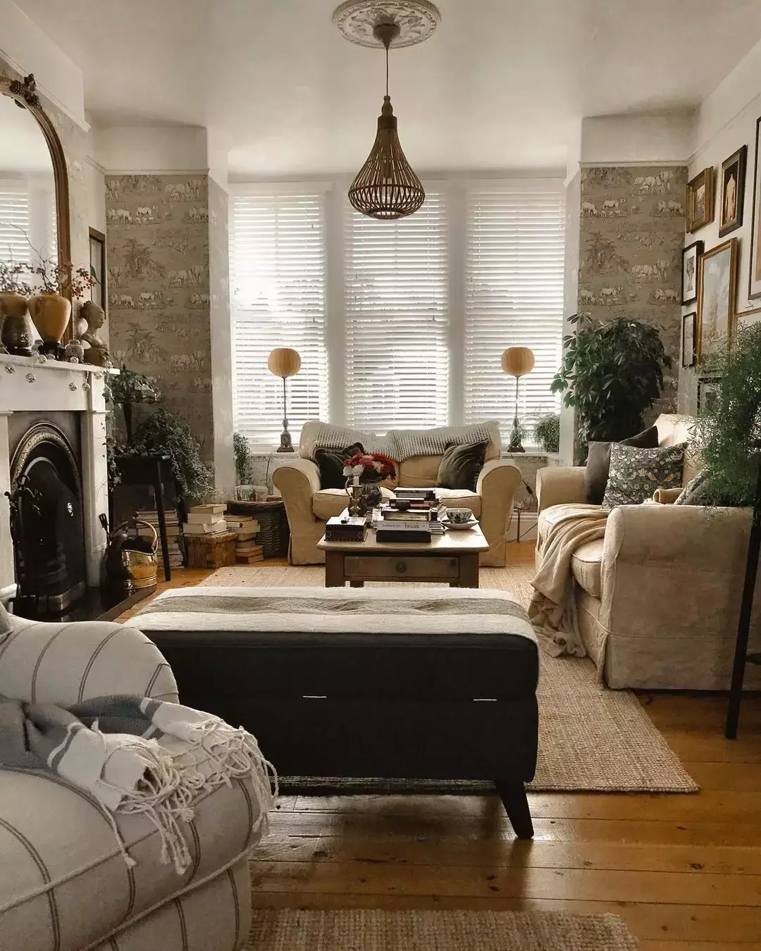 40 Cozy Country Living Room Ideas That Create Instant Warmth 18 Try a Jute Rug