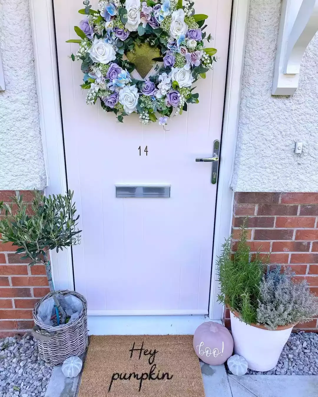 41 Beautiful Fall Outdoor Decorating Ideas to Transform Your Space This Season 22 Try a Pink and Pastel Color Palette