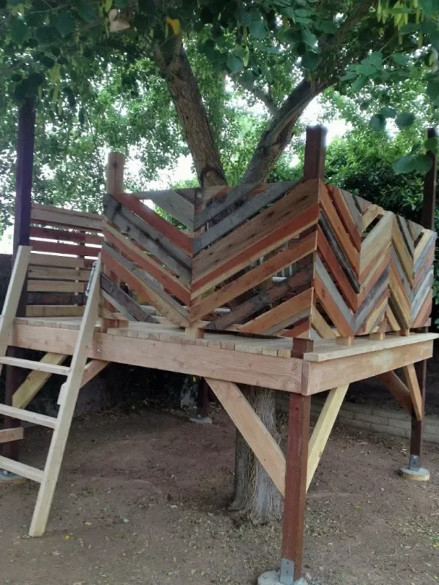 28 Amazing Treehouse Design Ideas That Will Transform Your Backyard 11 Try a Simple Chevron Treehouse