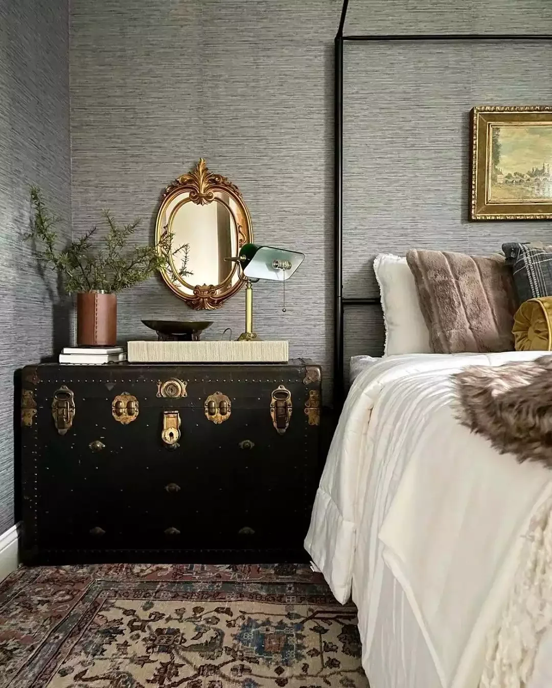 25 Charming Ways to Create Your Dream Vintage-Style Bedroom 11 Try a Trunk