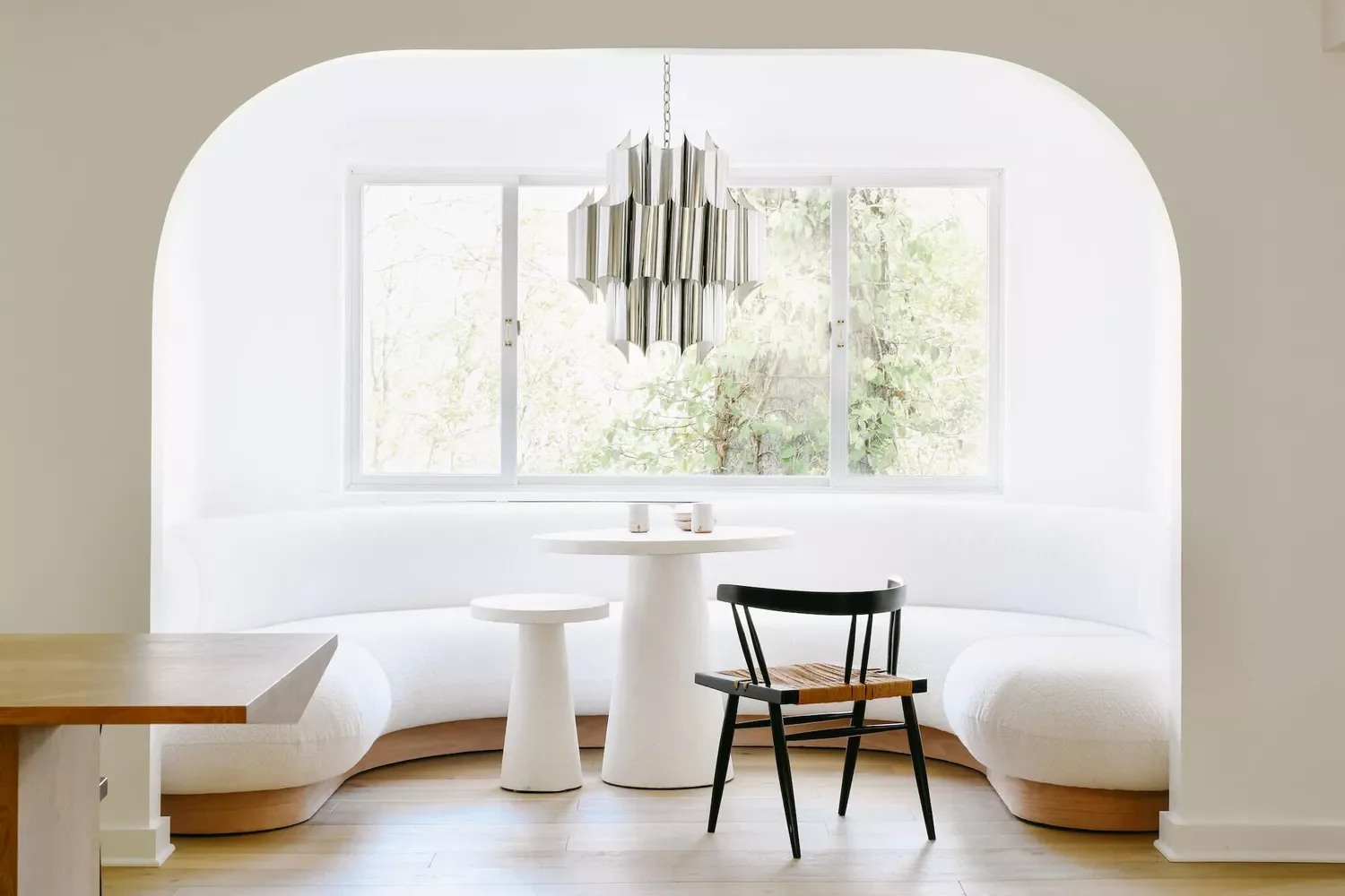 37 Creative Banquette Seating Ideas to Transform Your Home into a Cozy Cafe 13 Try a U-Shaped Banquette
