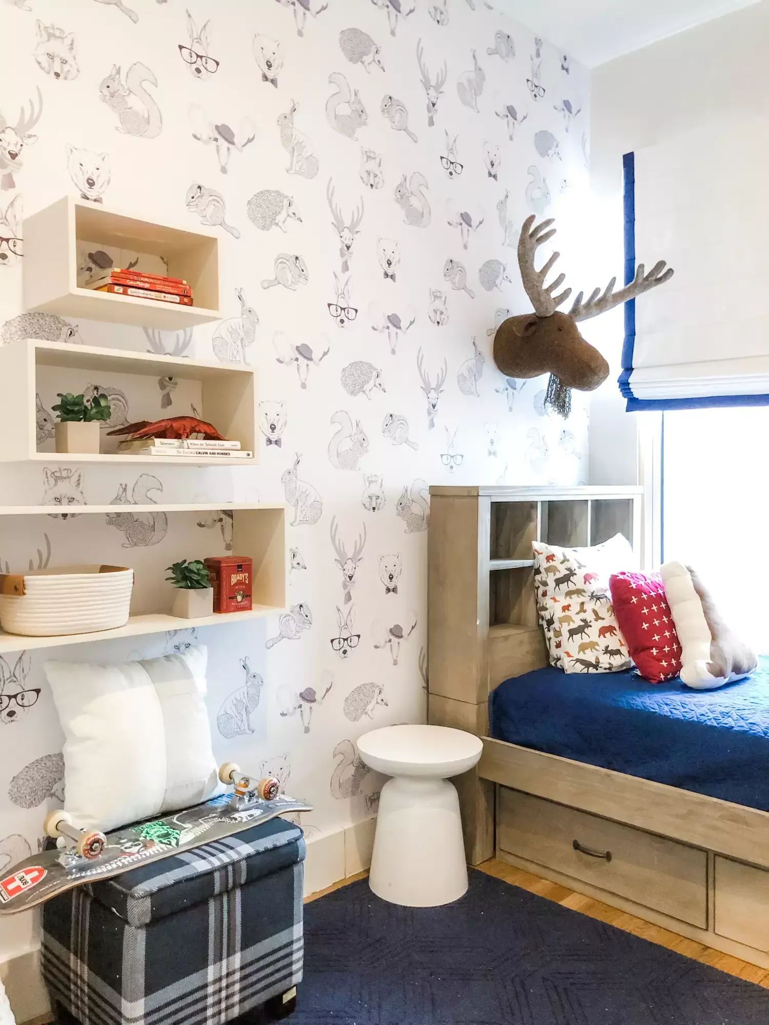 52 Amazing Boys' Bedroom Ideas That Will Make Parents Smile Too 21 Try a Woodland Theme