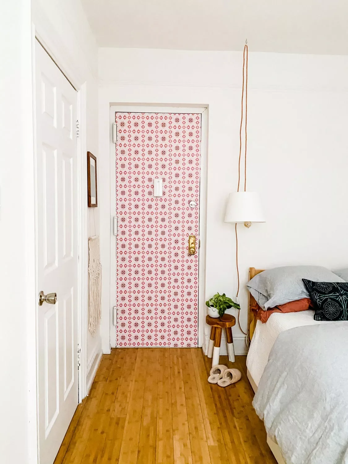 52 Clever Small Bedroom Ideas That Maximize Every Square Inch 47 Try an Accent Door
