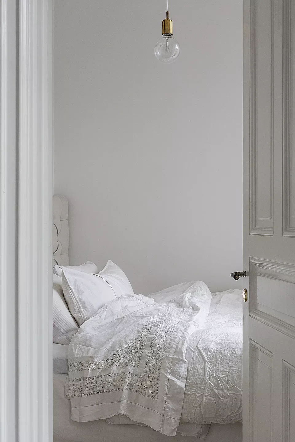 52 Clever Small Bedroom Ideas That Maximize Every Square Inch 3 Try an All-White Bedroom