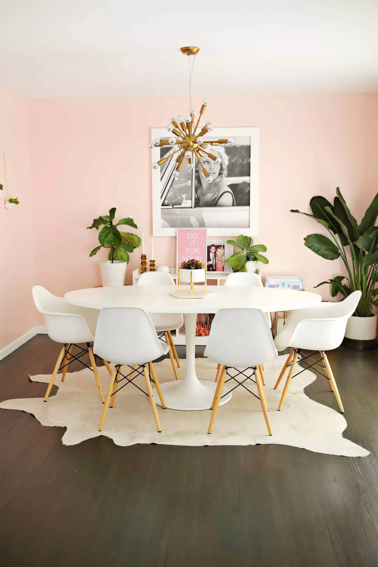 98 Stunning Dining Room Ideas to Transform Your Entertainment Space Try an Oval Table