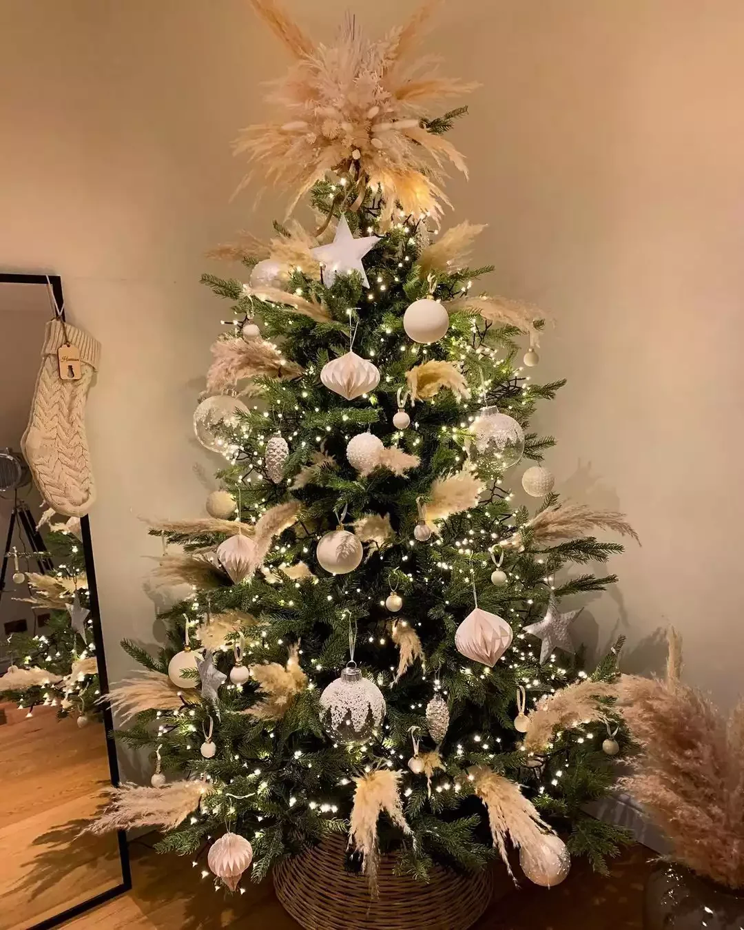 19 Stunning Pampas Grass Christmas Tree Ideas for Your Boho Holiday Style 11 Tuck in Stems on an Evergreen