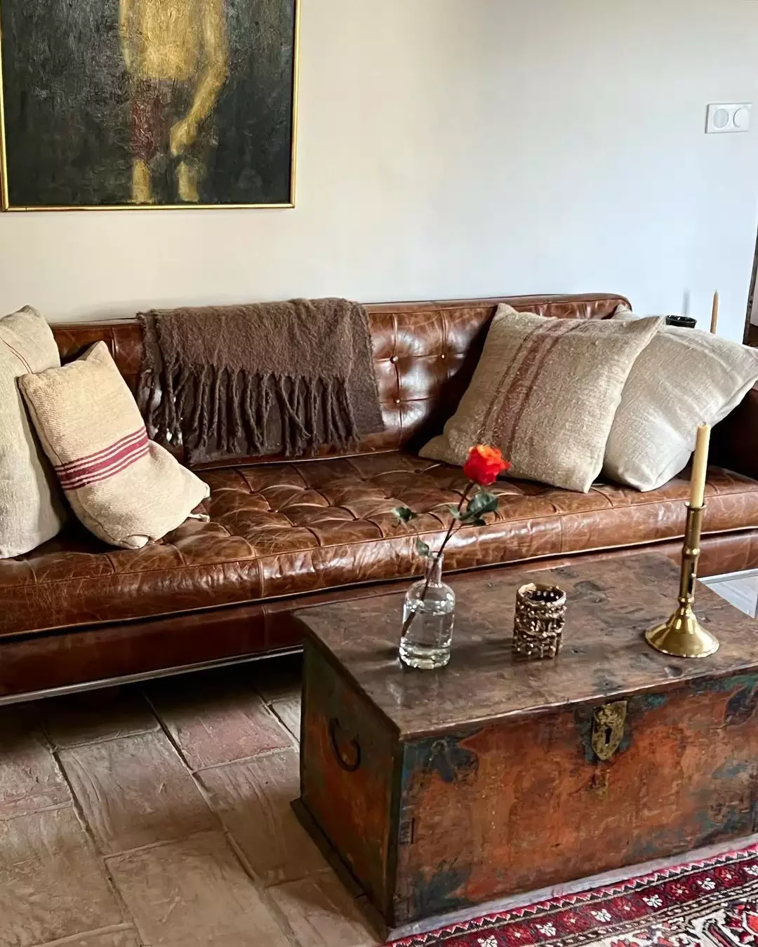 30 Stunning Dark Brown Sofa Living Room Ideas You'll Love 17 Turn Back Time With This Setup