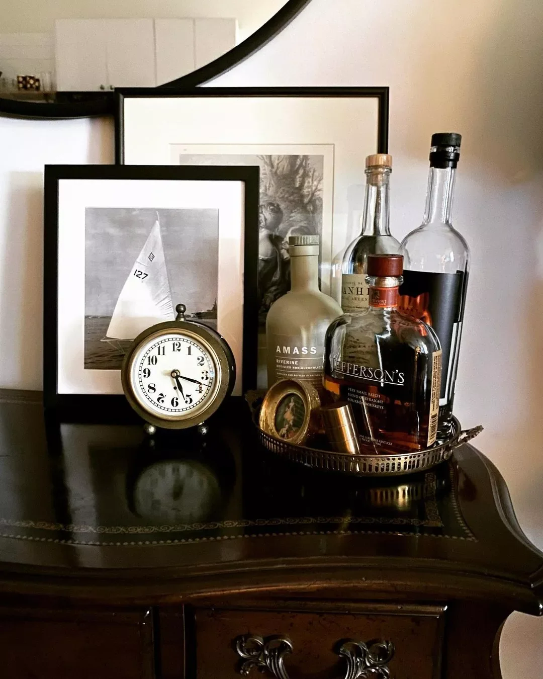 36 Creative Mini Bar Ideas to Transform Any Space Into Your Personal Cocktail Haven 4 Turn Back Time