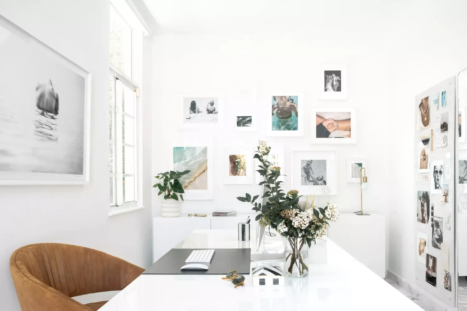 67 Stylish Modern Home Office Ideas That Make Working From Home a Joy Turn Walls Into a Mood Board