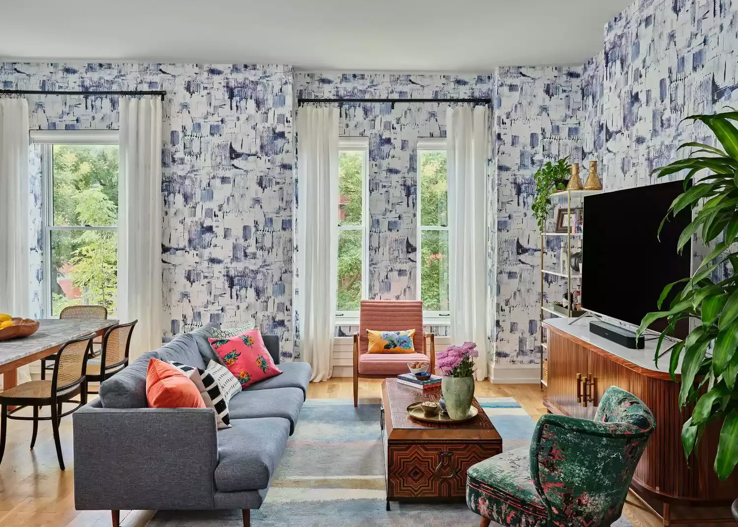 20 Brilliant Ways to Fit a Dining Table in Your Small Living Room 11 Tweak the Layout