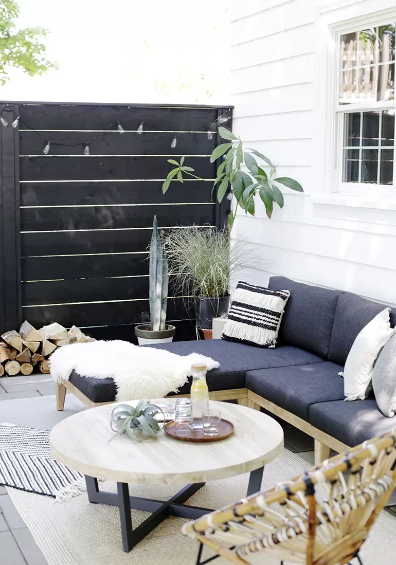 16 Creative Patio Wall Ideas That Will Transform Your Outdoor Living Space 13 Two-Toned Look