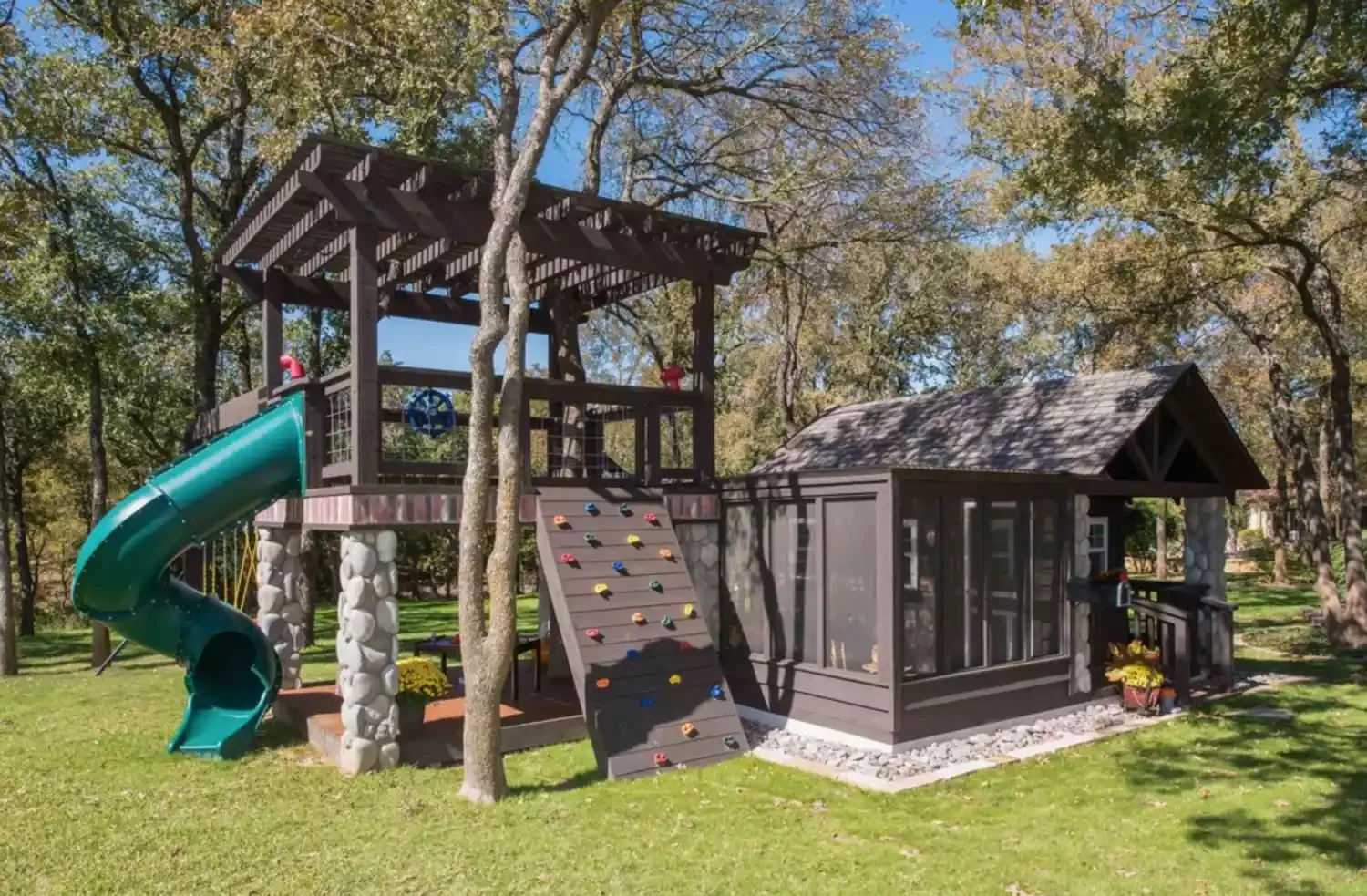 15 Amazing Backyard Play Ideas Your Kids Will Absolutely Love 13 Ultimate Playhouse