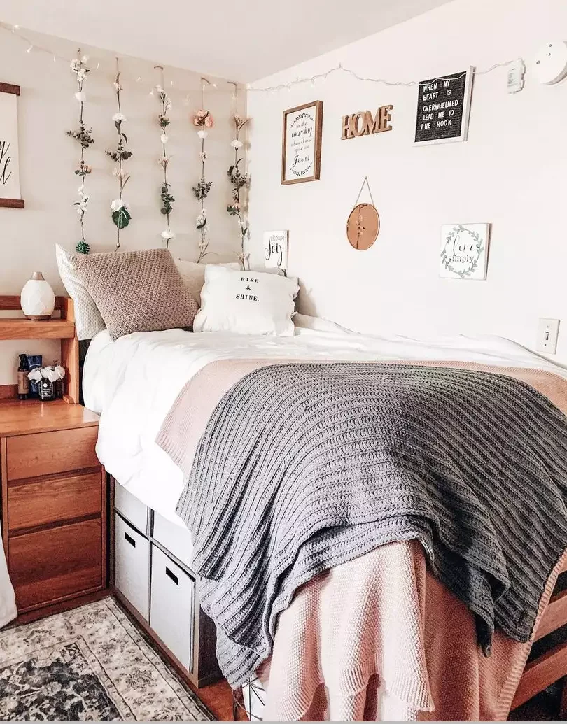 25 Smart Dorm Room Organization Ideas to Transform Your Tiny Space Under-Bed Storage