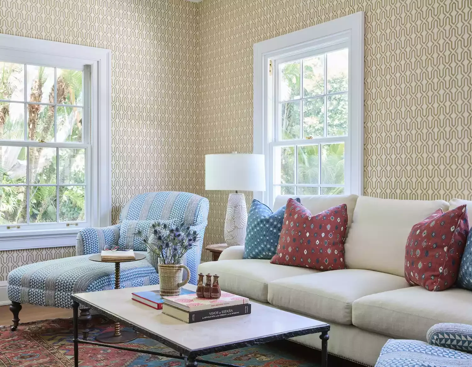 35 Stunning Living Room Wallpaper Ideas to Transform Your Space 25 Unexpected Combos