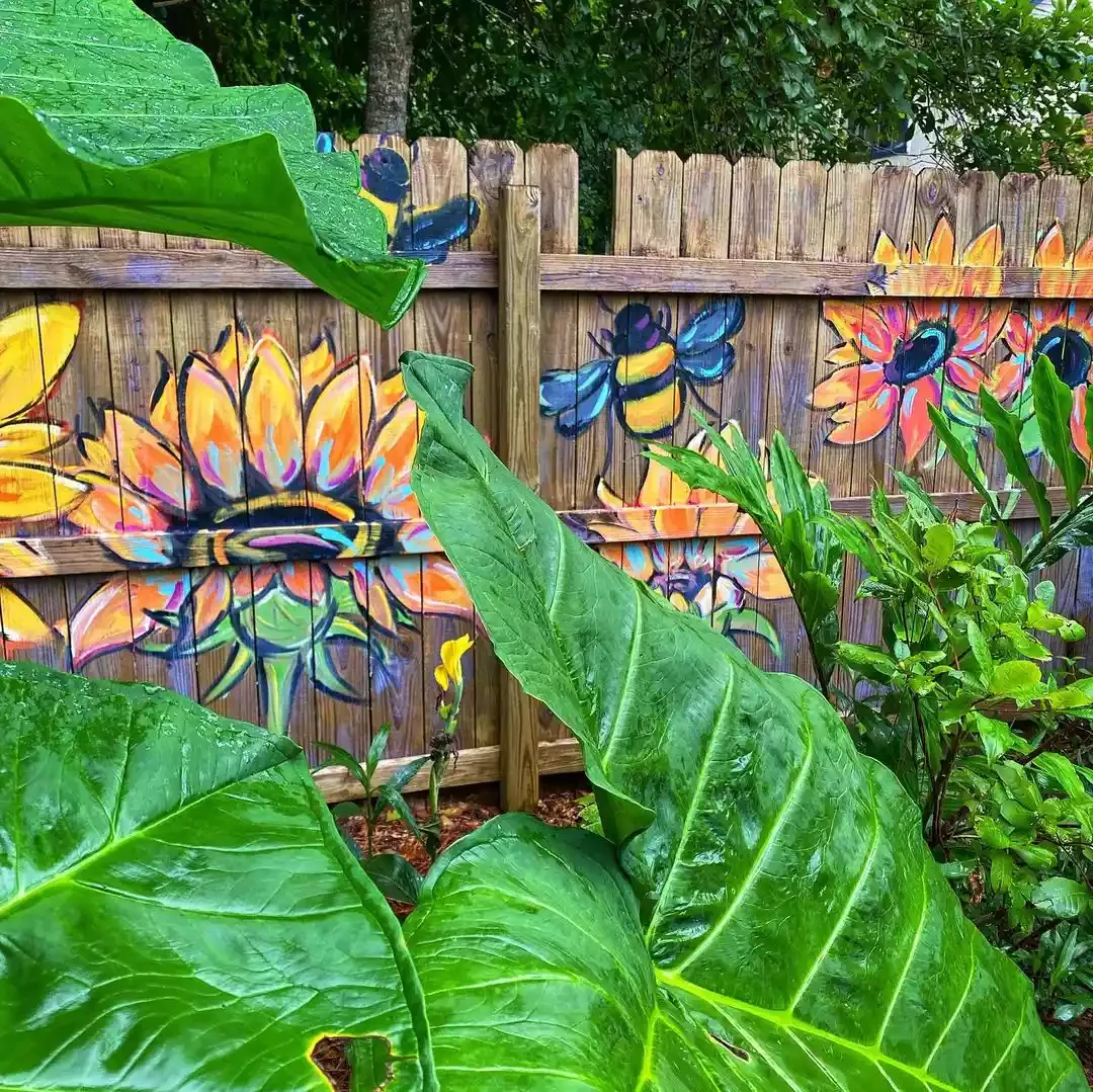 Upcycle Paint Directly on the Fence