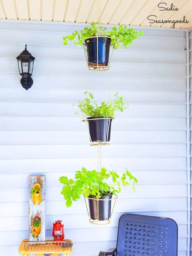 28 Creative DIY Vertical Garden Projects to Transform Your Space Upcycled Vertical Garden