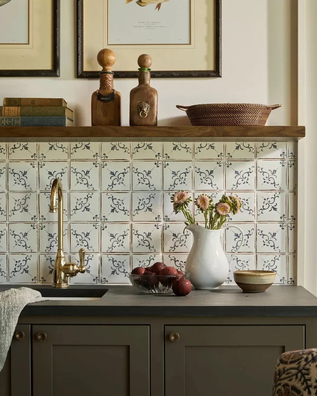 19 Gorgeous Olive Green Kitchen Cabinet Designs That Elevate Your Kitchen Update Country Style