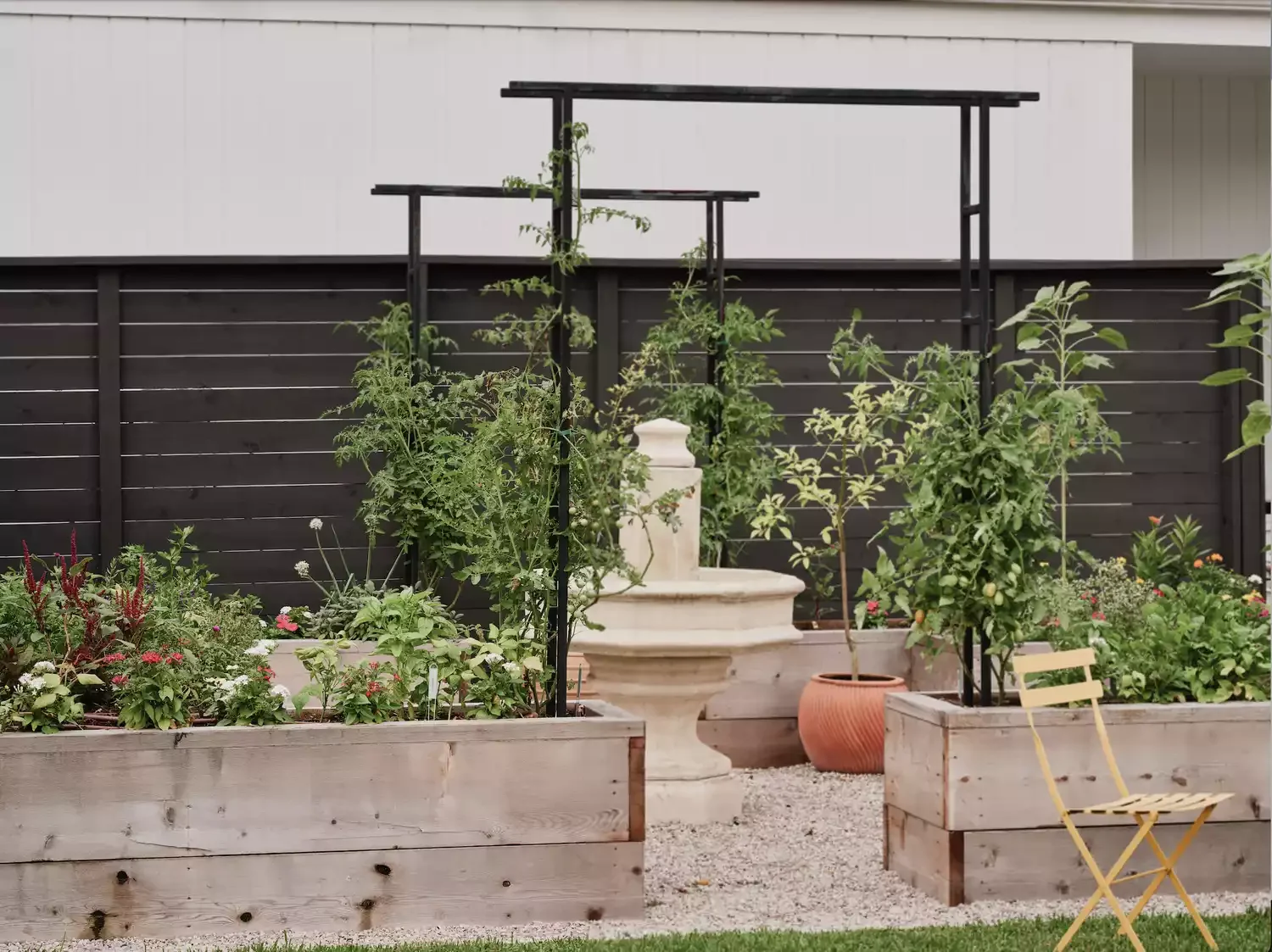 60 Garden Decor Ideas That Transform Your Outdoor Space Upgrade DIY Planter Beds