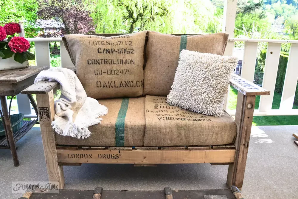 36 Simple Patio DIY Projects to Transform Your Outdoor Space 31 Uplevel a Pallet
