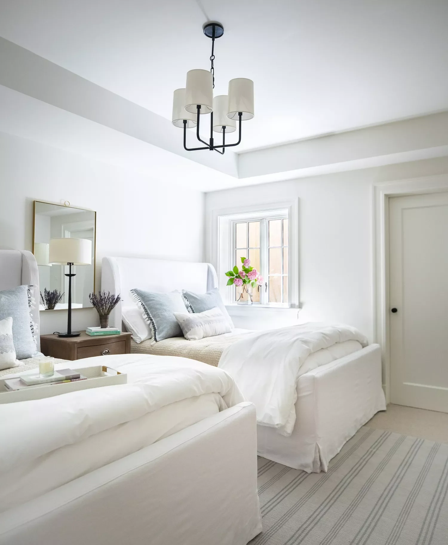 22 Smart Ways to Fit Two Beds in Your Small Bedroom 13 Upsize the Beds