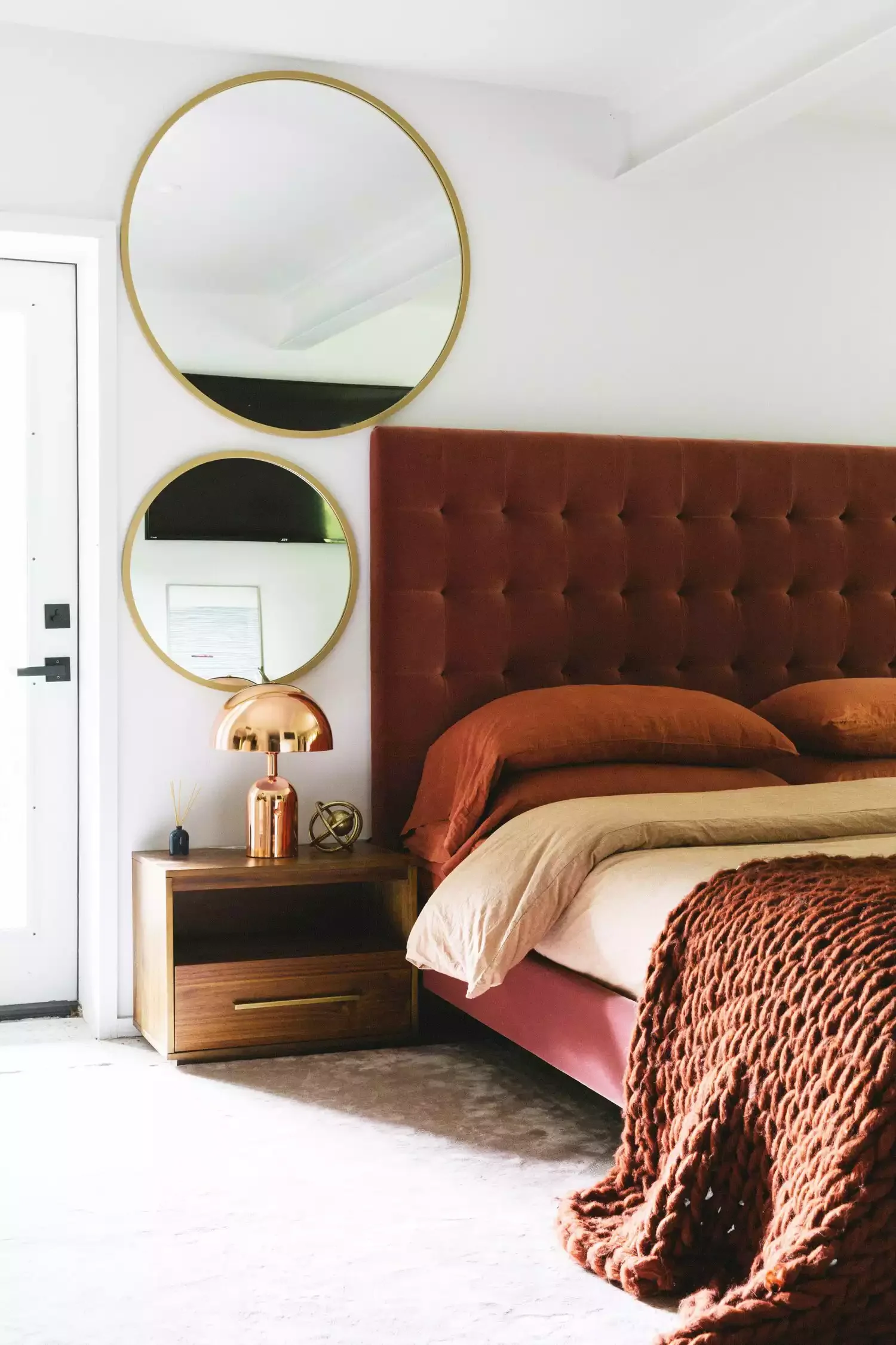 45 Cozy Bedroom Ideas That Will Transform Your Space Into a Dreamy Retreat 32 Use Autumn Colors