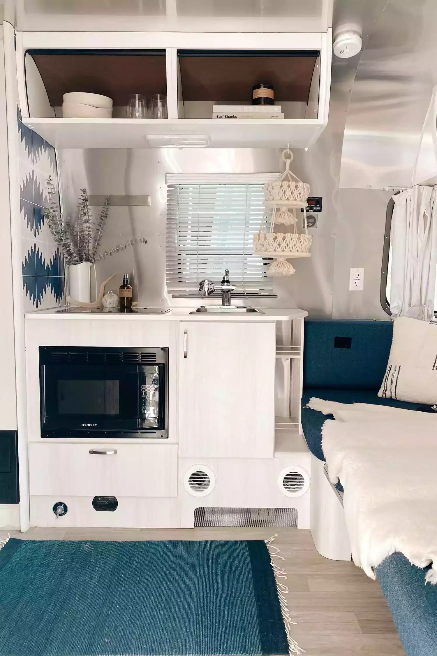 31 Bohemian Kitchen Ideas That Will Transform Your Space with Personality 12 Use Coastal Colors