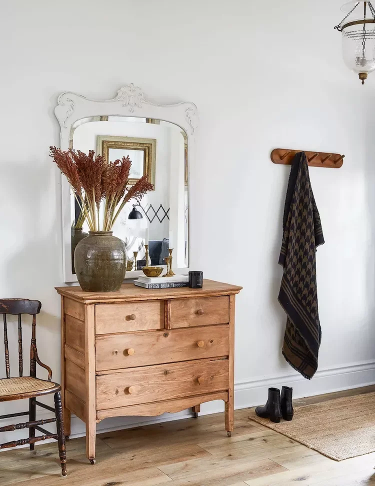 65 Cozy Fall Decorating Ideas to Transform Your Home This Autumn 25 Use Darker Accents
