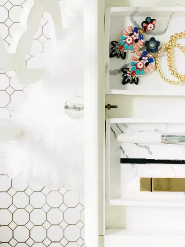 14 Smart Ways to Organize Your Bathroom Drawers for Maximum Storage Use Decorative Storage Trays