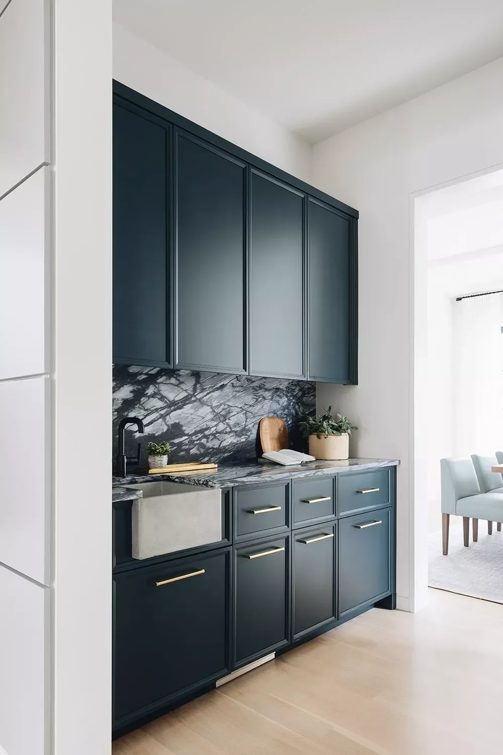 43 Butler's Pantry Ideas That Transform Your Kitchen Storage Into Stylish Function Use Dramatic Stone Finishes