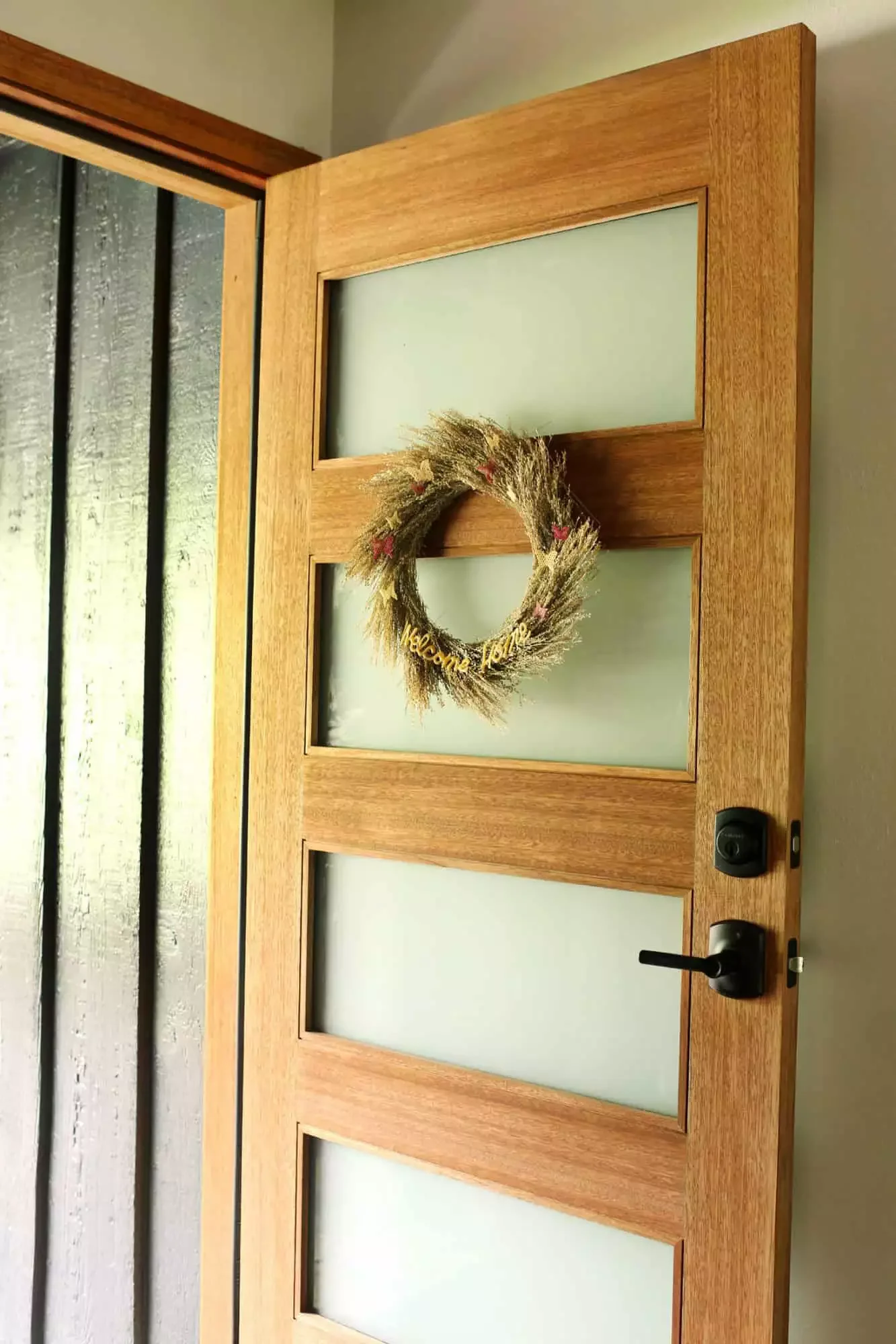 39 Stunning Front Door Decor Ideas to Welcome Every Season Use Dried Flowers