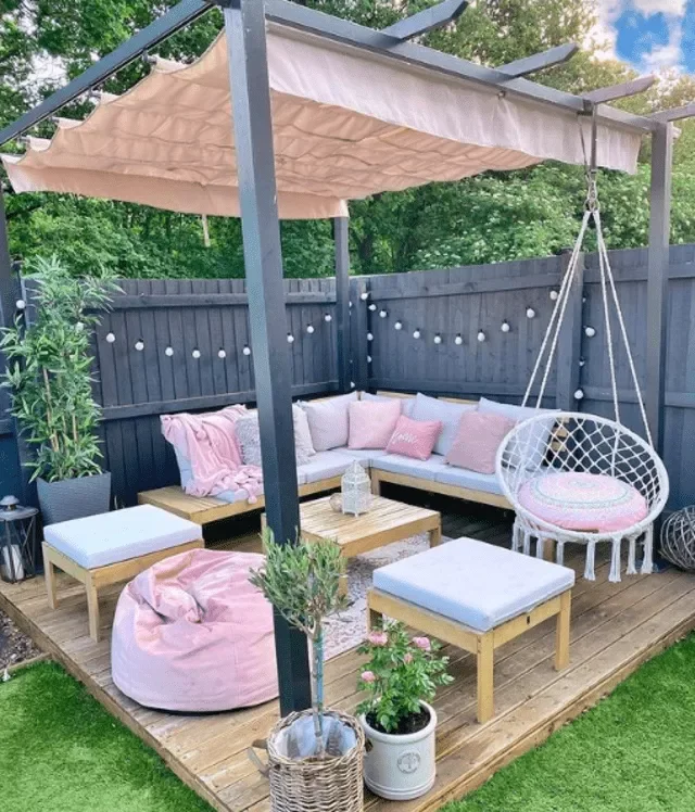 21 Creative Ways to Add Privacy to Your Deck Retreat 15 Use Existing Fencing