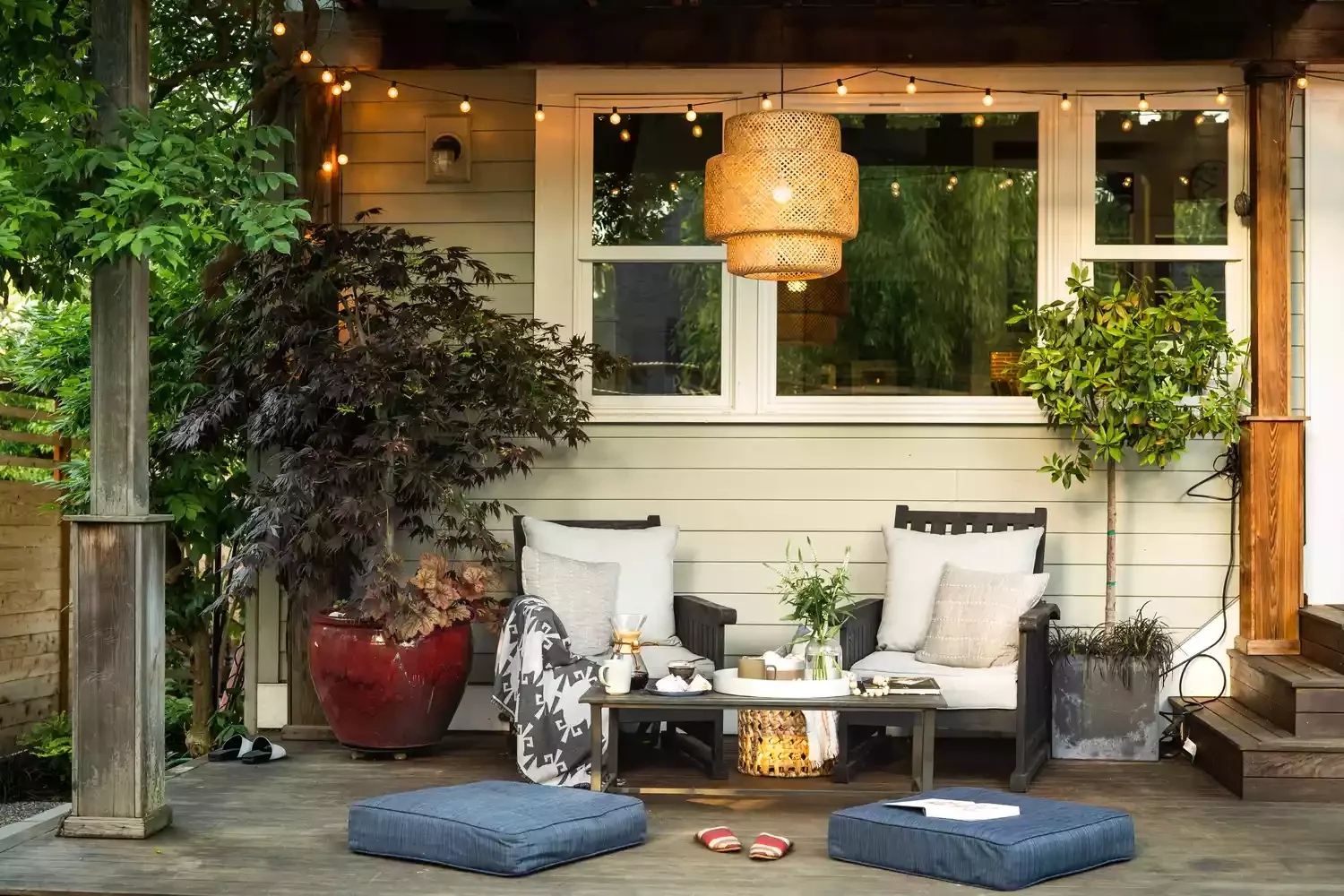 30 Creative Ways to Transform Your Small Deck Into a Stunning Outdoor Retreat 1 Use Floor Pillows for Extra Seating