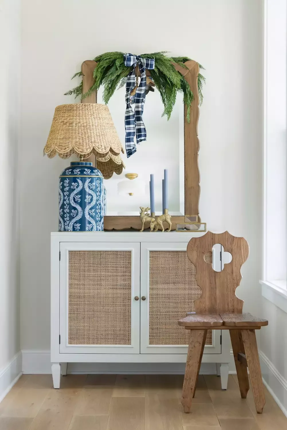 115 Stunning Christmas Decorating Ideas to Transform Your Home This Holiday Season Use Light Coastal Colors