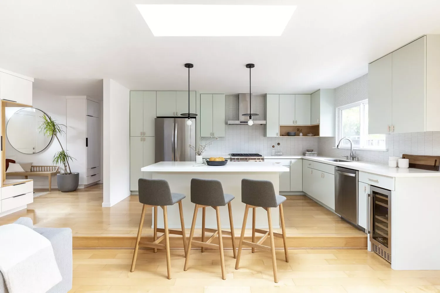 38 Compact Kitchen Island Solutions That Transform Your Small Space Use Light Finishes