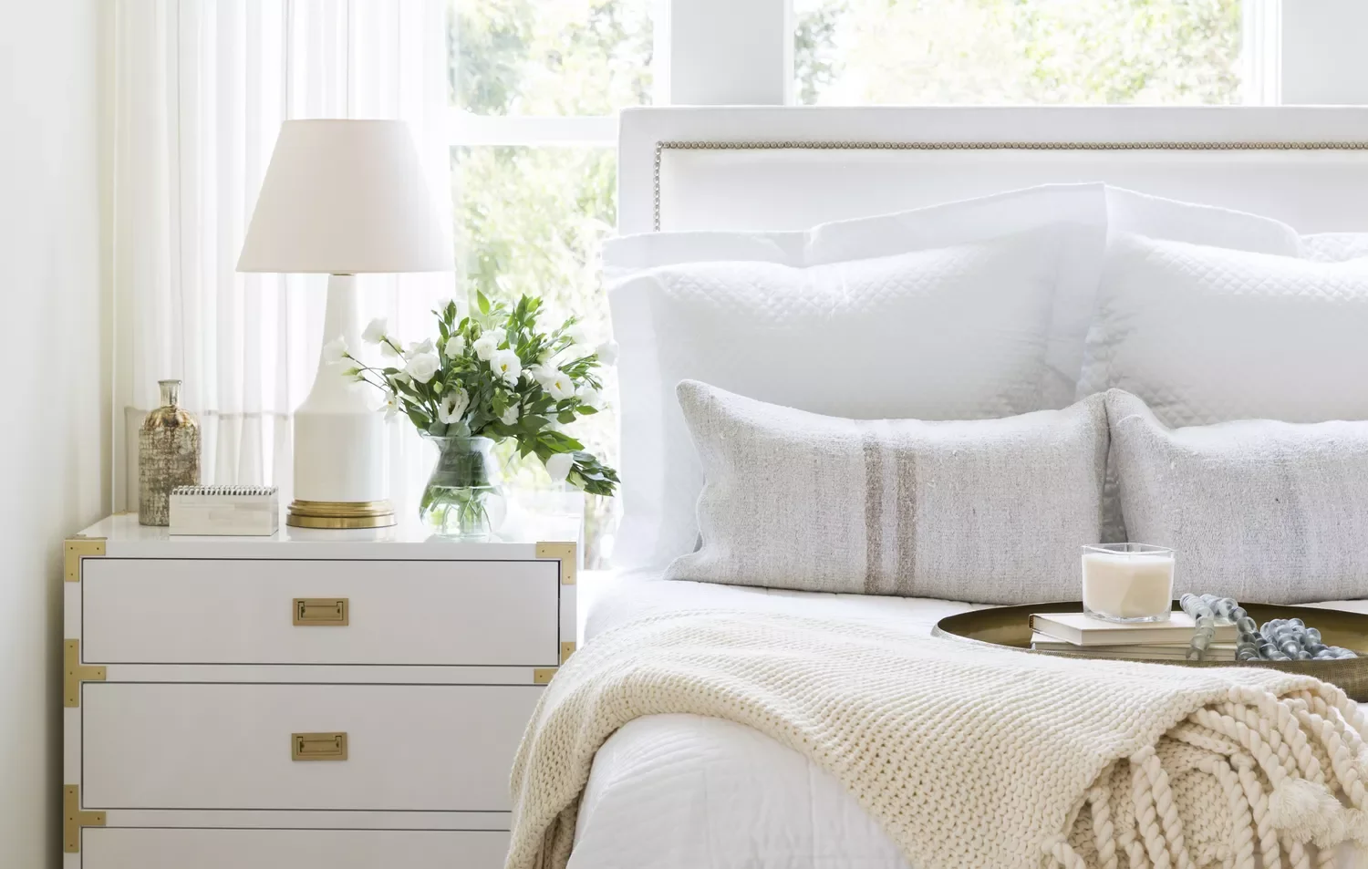37 Ways to Create the Perfect Guest Bedroom Your Visitors Will Never Want to Leave 7 Use Multipurpose Furniture