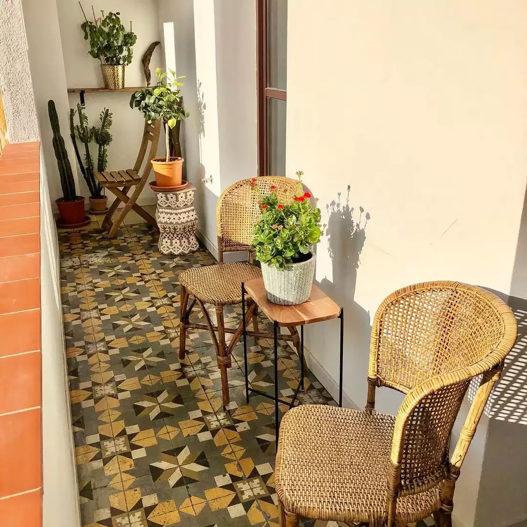 23 Stunning Patio Garden Designs to Transform Your Outdoor Space Use Narrow Potted Plants