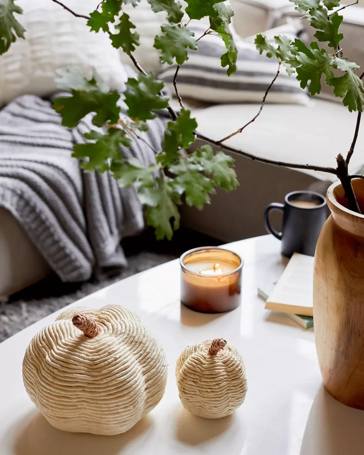 65 Cozy Fall Decorating Ideas to Transform Your Home This Autumn 34 Use Neutral Accessories