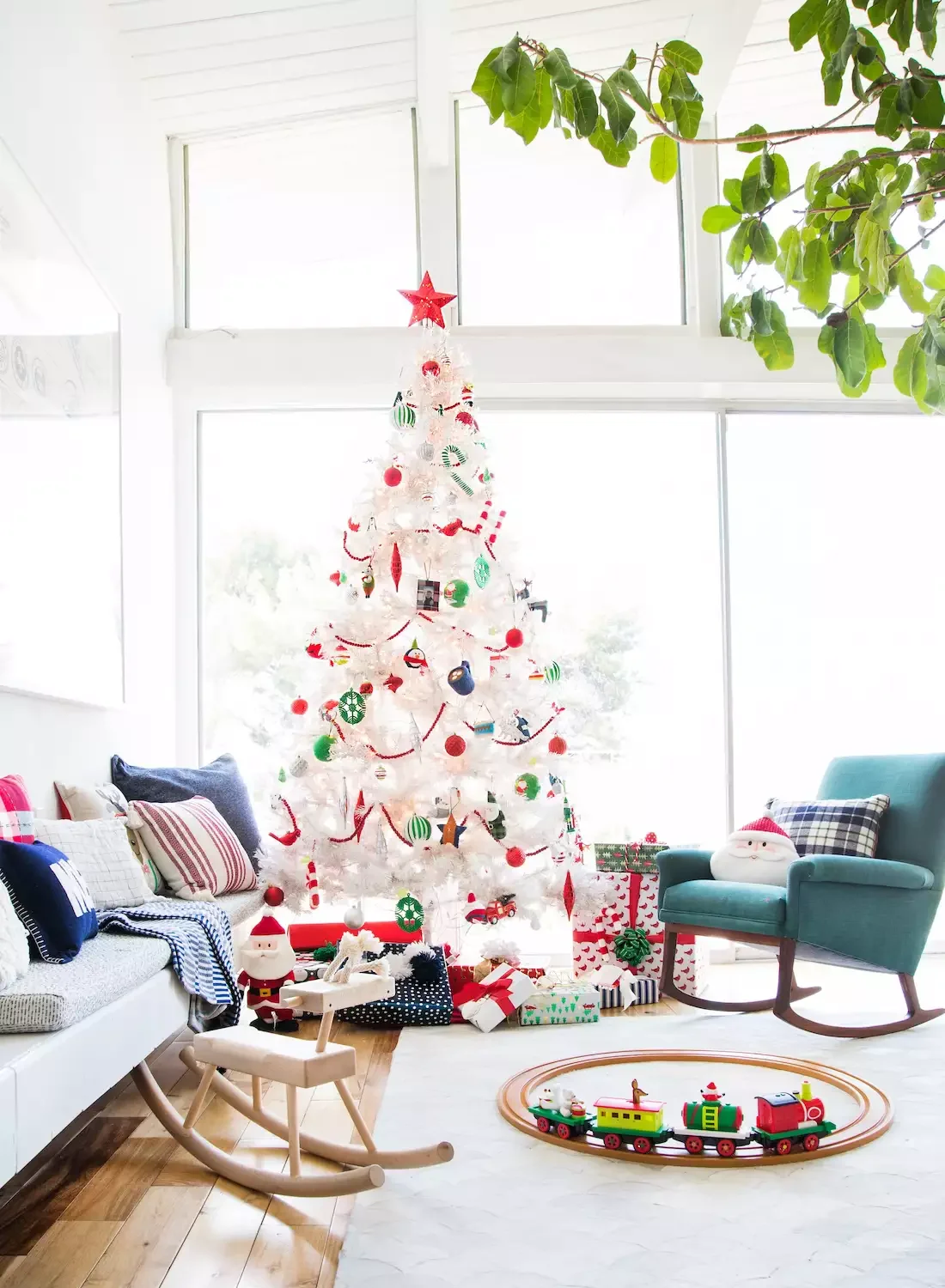 50 Christmas Decorating Ideas That Create a Designer Wonderland Use Primary Colors