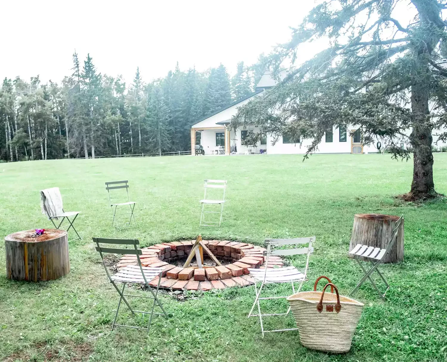 20 Beautiful Brick Fire Pit Designs to Transform Your Outdoor Space 8 Use Salvaged Bricks