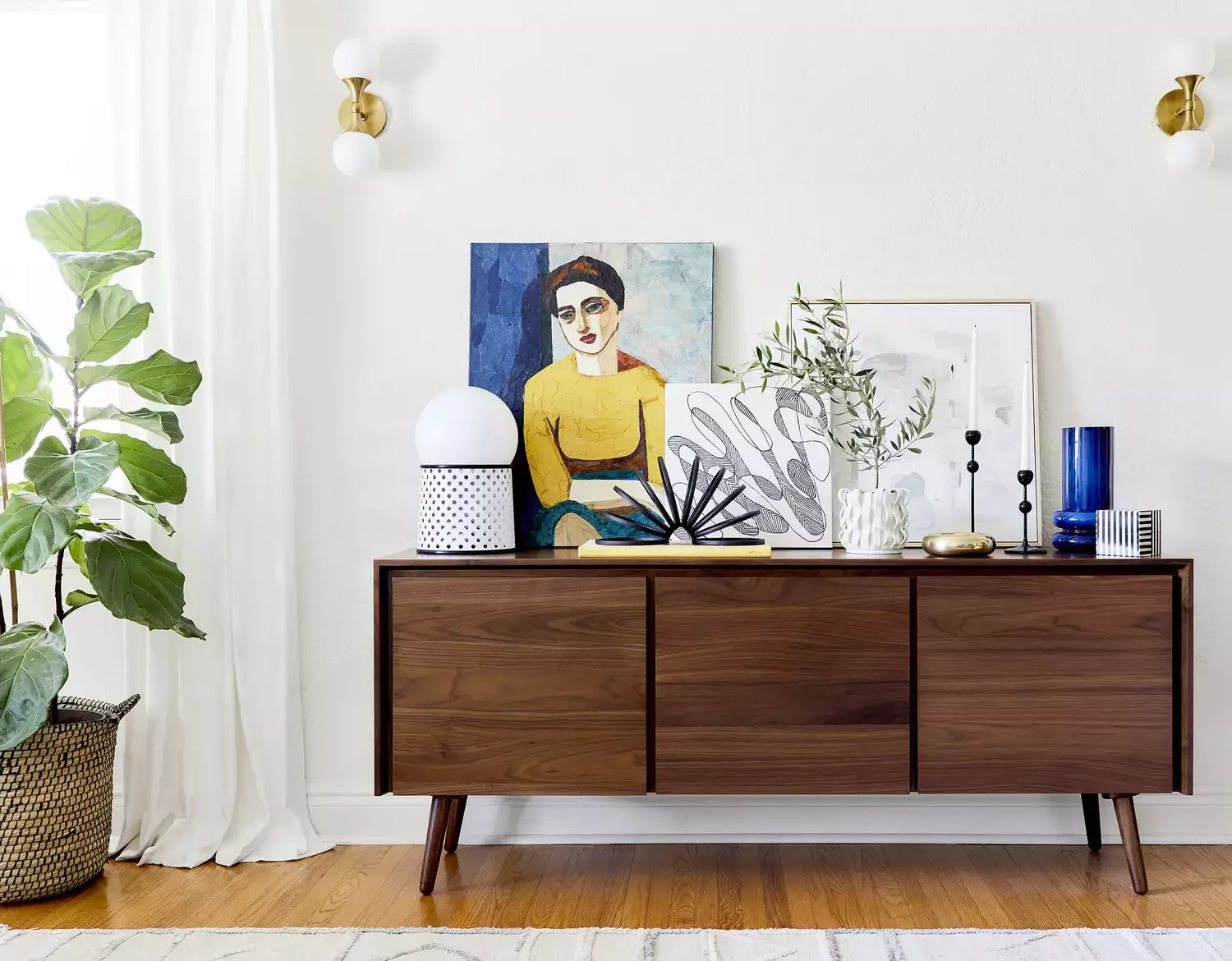 30 Brilliant Dining Room Storage Solutions You Need to See Right Now Use Storage Surfaces