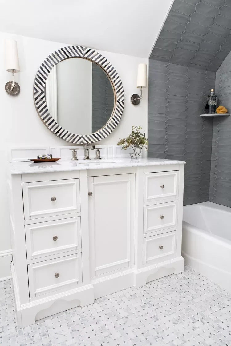 16 Stunning Tub-Shower Combination Ideas That Look Absolutely Amazing 8 Use Tight Spaces
