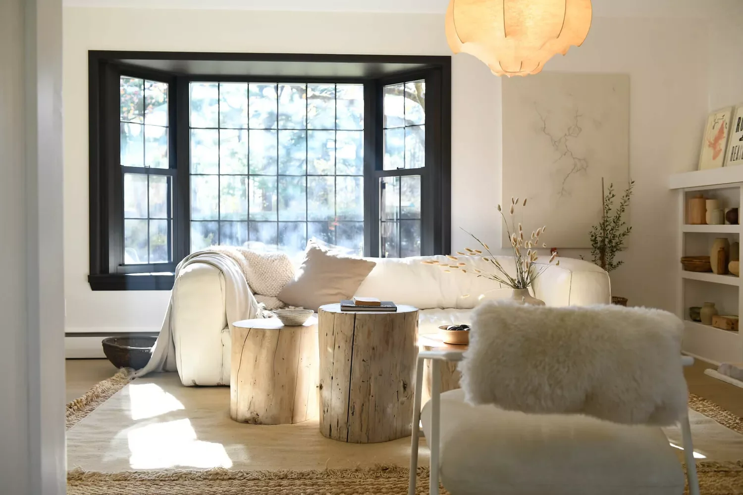42 Cozy Winter Decorating Ideas That'll Keep Your Home Warm Until Spring 23 Use Tree Stump Side Tables