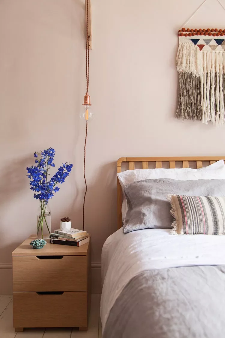 30 Beautiful Ways to Transform Your Apartment Into a Cozy Haven 29 Use Warm Colors