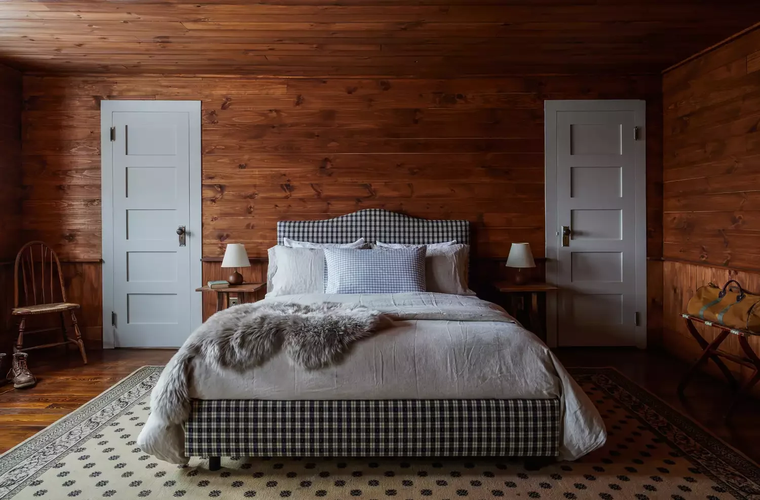 45 Cozy Bedroom Ideas That Will Transform Your Space Into a Dreamy Retreat 2 Use Warm Woods