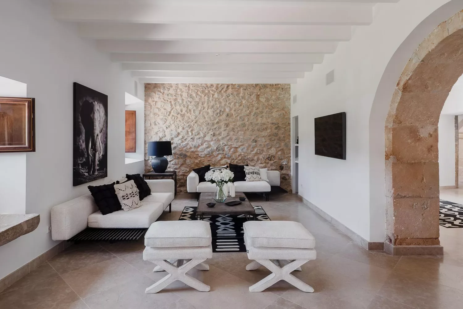 45 Modern Rustic Living Room Ideas That Will Transform Your Space 35 Use a Black and White Palette