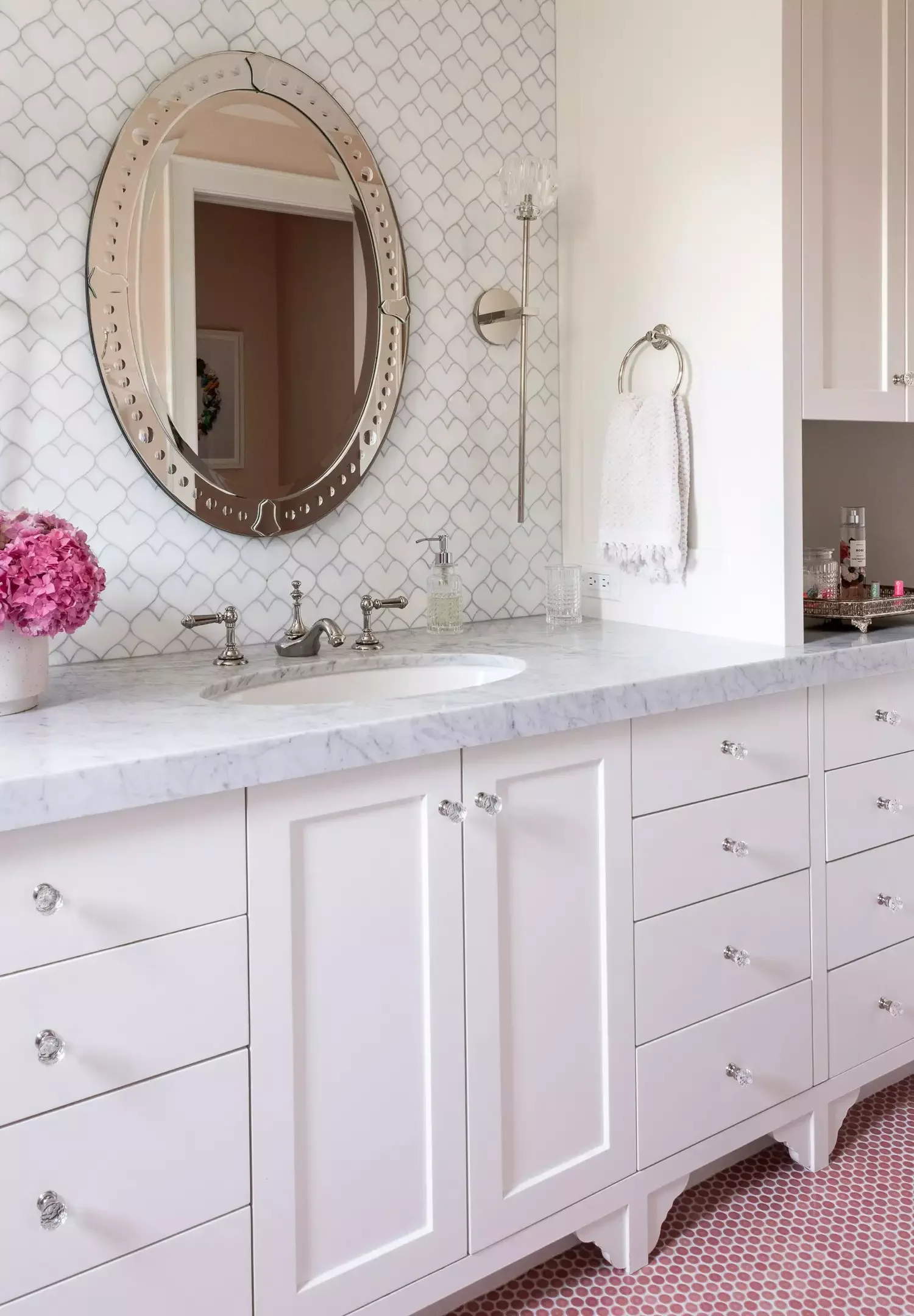 20 Smart Ways to Transform Your Bathroom Cabinet Storage Use a Decorative Tray