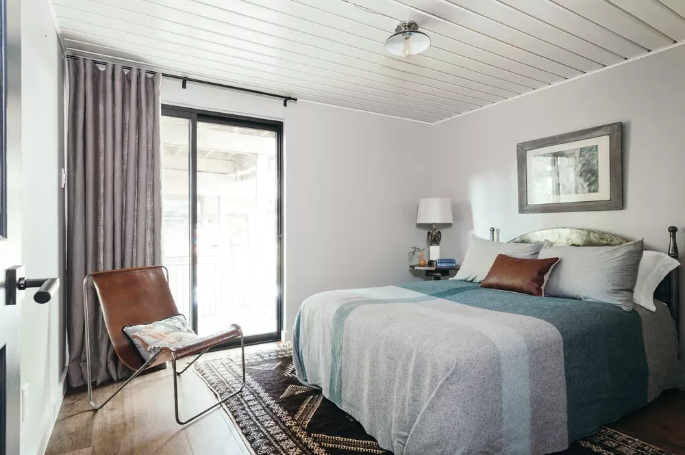 20 Stunning Shiplap Ceiling Designs That Will Transform Your Home 11 Use a Glossy Finish